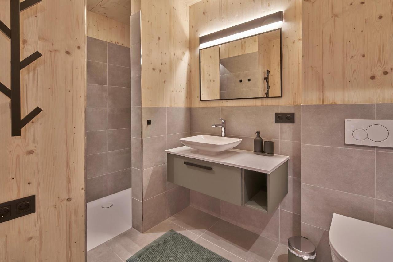 Black Forest Lodges - Gehobene Ferienwohnungen Mit Privatsaunas Tulfes Exterior foto